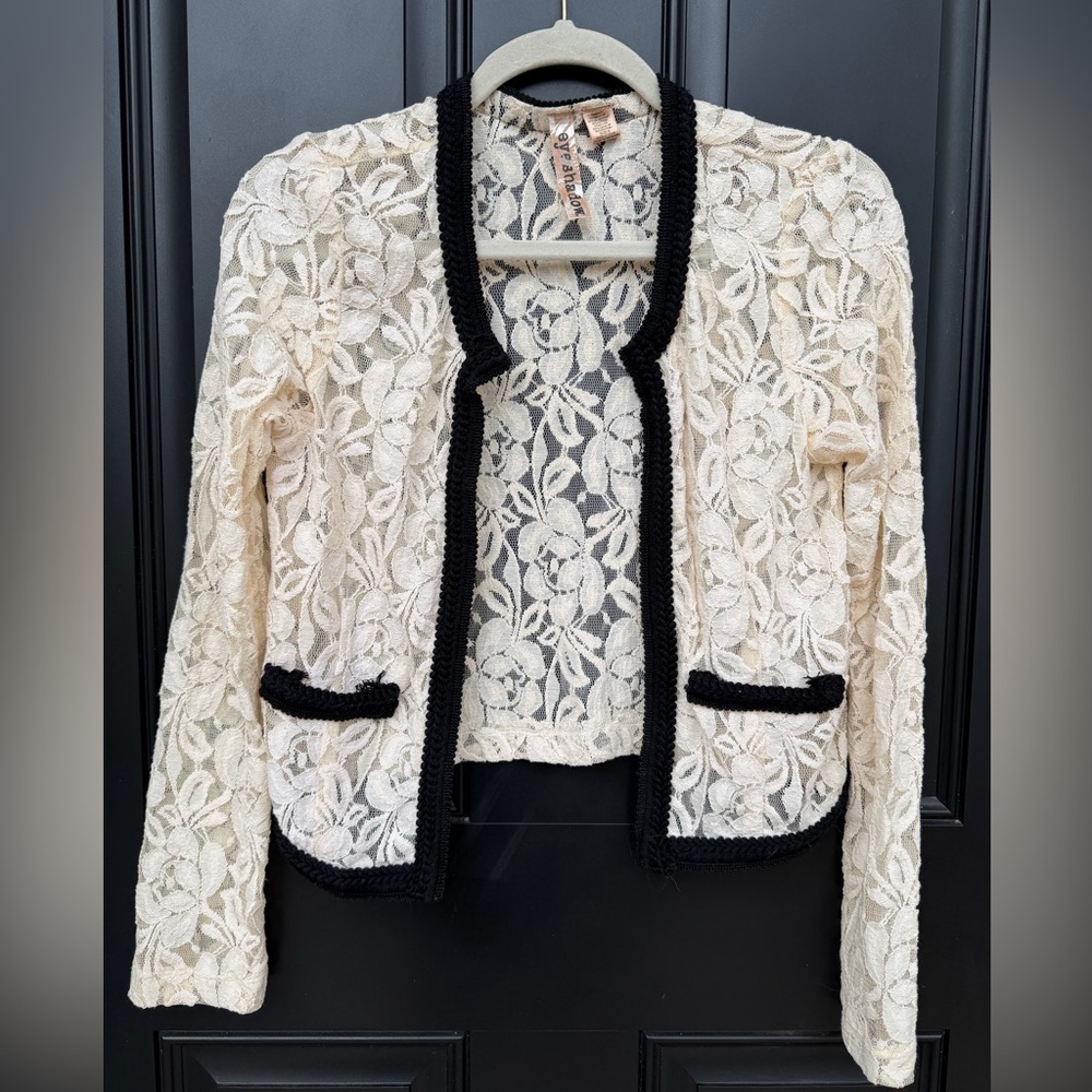 Stylish Lace Women's  Layering Jacket - Cream and Black Medium